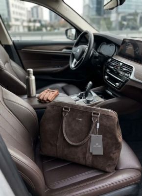Guardleather  - Guard Leather; deri �anta,  c�zdan,  kartl�k,  kemer ve deri aksesuar �reticisidir.  1982�den beri %